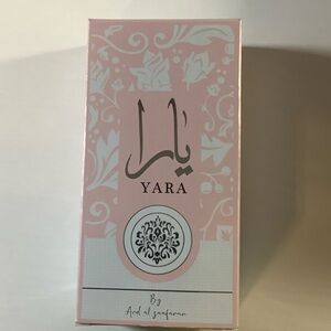 Ara Yara Pink Perfume with Floral Accents
